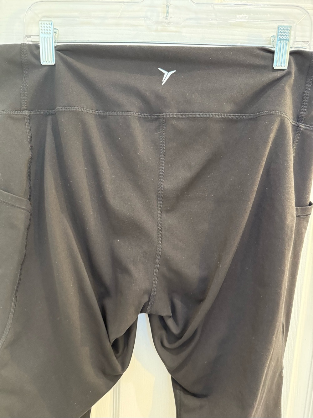 Old Navy Black Size XL Full Length w/ Side Pockets and Mesh on Side of Leggings - Picture 7 of 7
